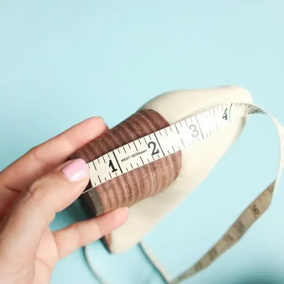 NWOT Abeo Veranda Stacked Cream Leather Almond Toe Wedge Heels Size 9 - Picture 9 of 9